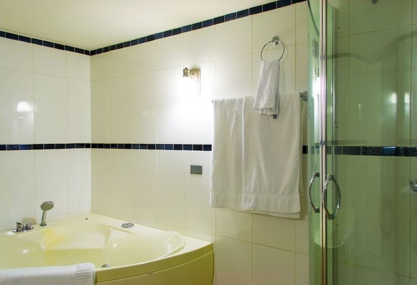 هتل Constellation