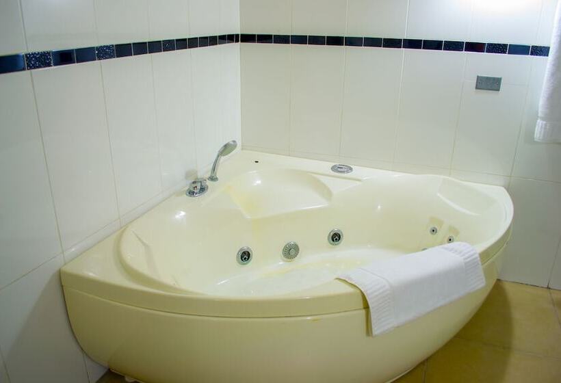 هتل Constellation