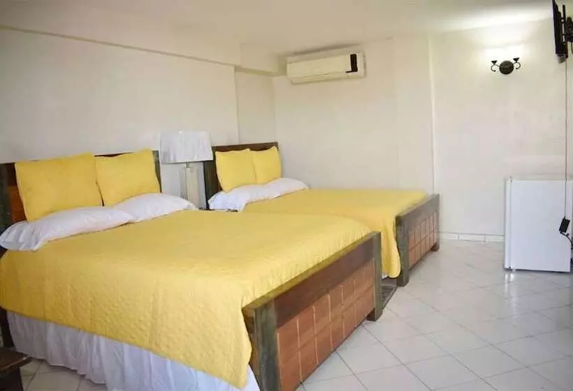 هتل Constellation