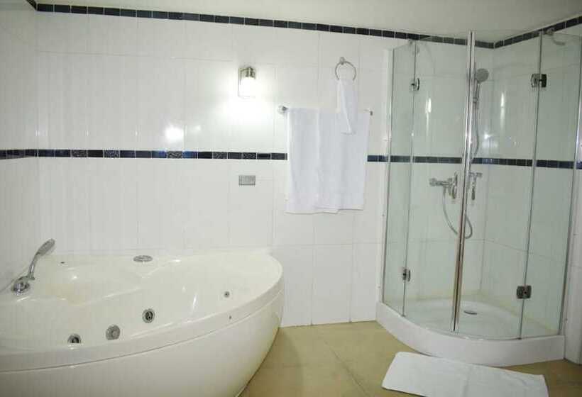 هتل Constellation