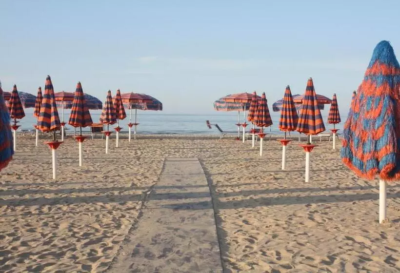 هتل Lido