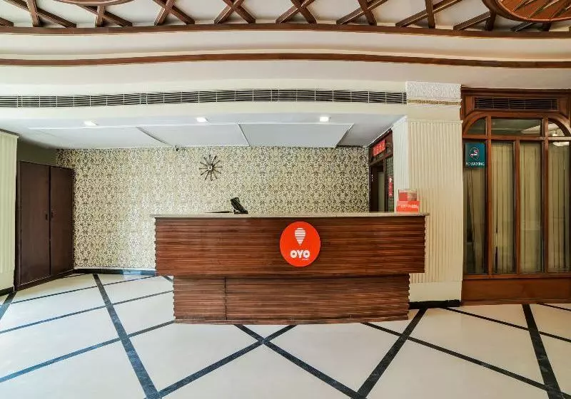 Oyo 16061 Hotel Holly Hock