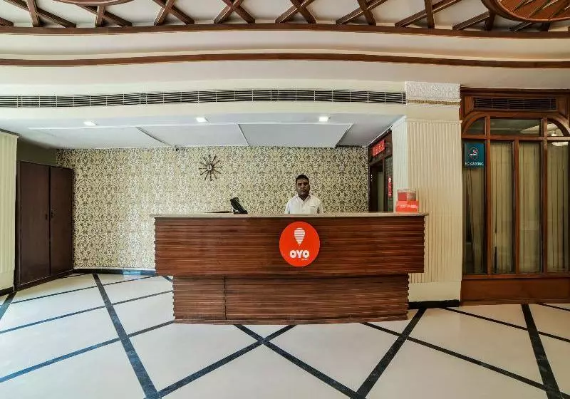 Oyo 16061 Hotel Holly Hock