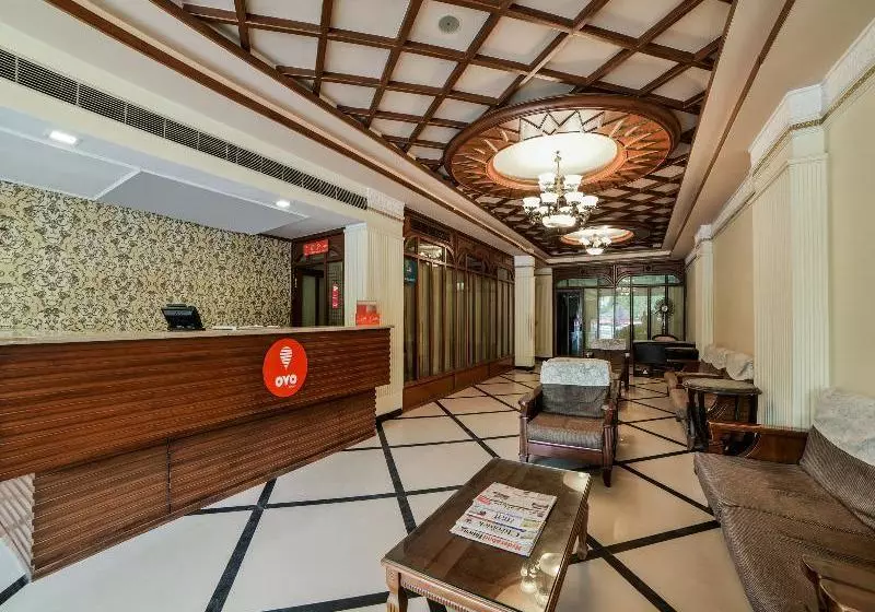 Oyo 16061 Hotel Holly Hock