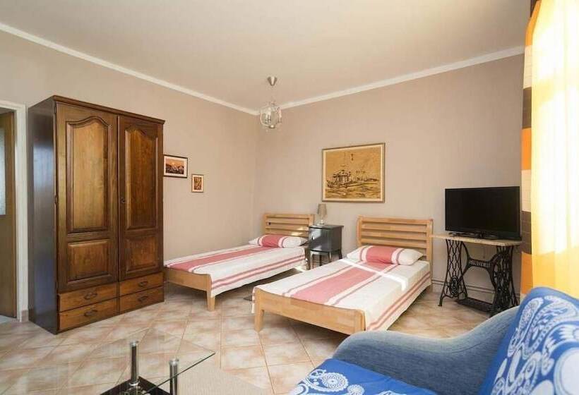 پانسیون Apartments & Rooms Buoni Amici