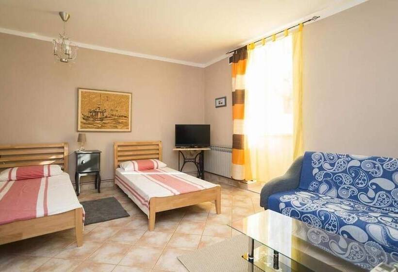 پانسیون Apartments & Rooms Buoni Amici