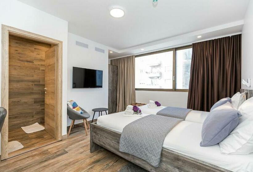 Pension Apinelo Tower Rooms