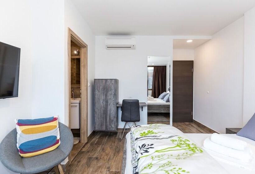 Pension Apinelo Tower Rooms