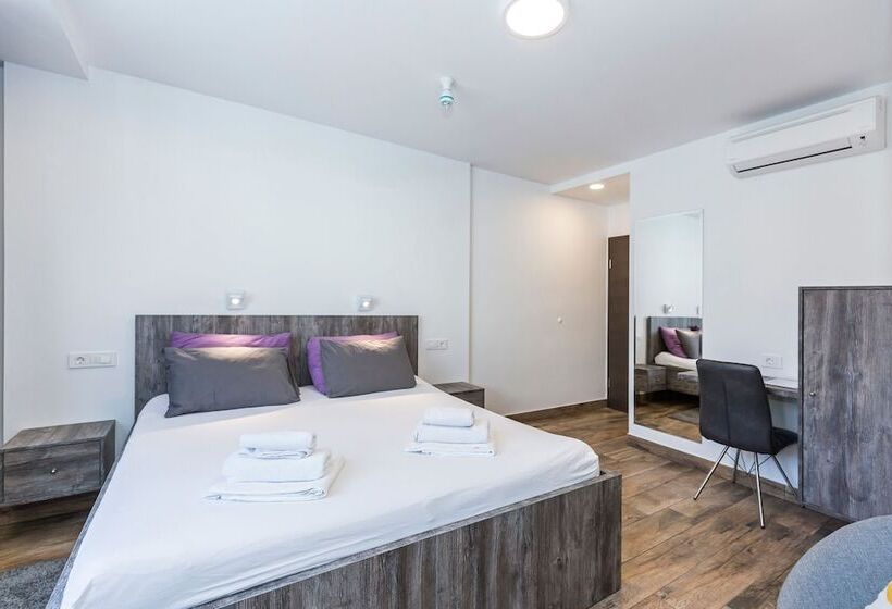 Pension Apinelo Tower Rooms