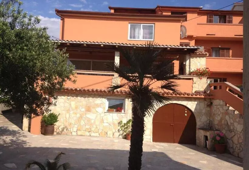 Majatalo Guesthouse Tariba