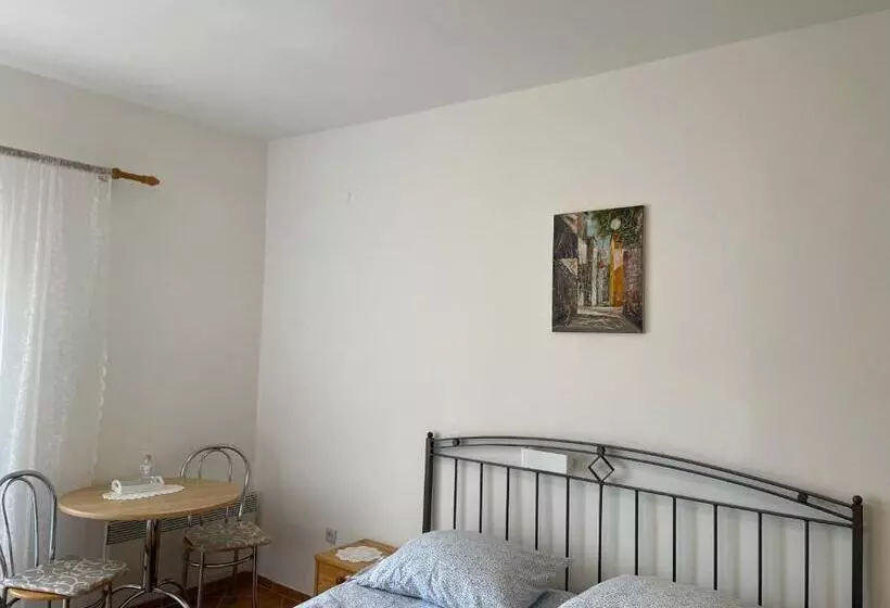 Majatalo Guesthouse Tariba