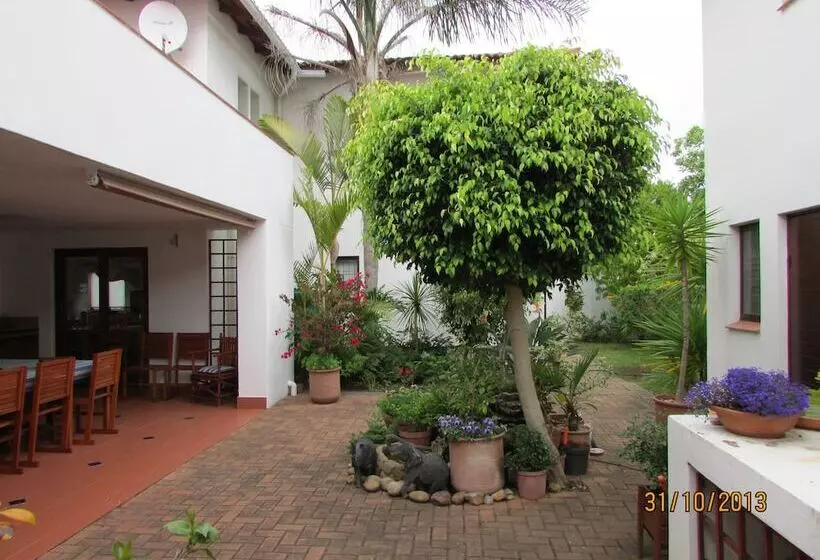 Majatalo Melkhoutkloof Guest House