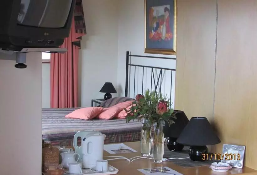 Majatalo Melkhoutkloof Guest House