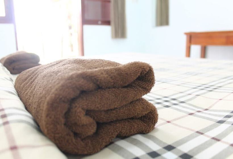 Пансион Roemah Ywi