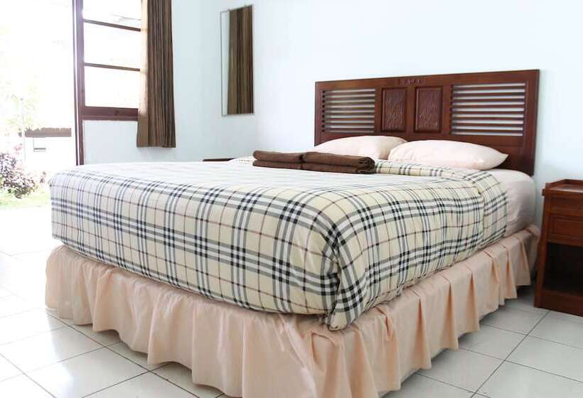 Пансион Roemah Ywi