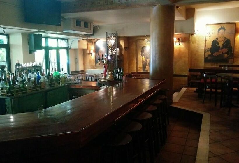 Tithora Athens Hostel