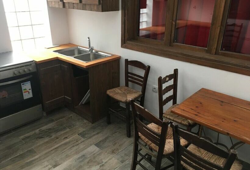 Tithora Athens Hostel