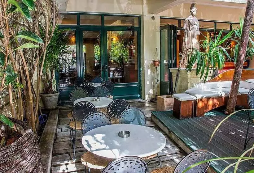 Tithora Athens Hostel