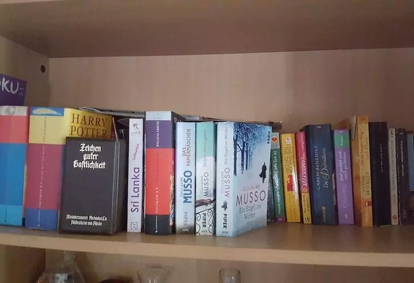 تختخواب و صبحانه Kavindi Villa Aluthgama