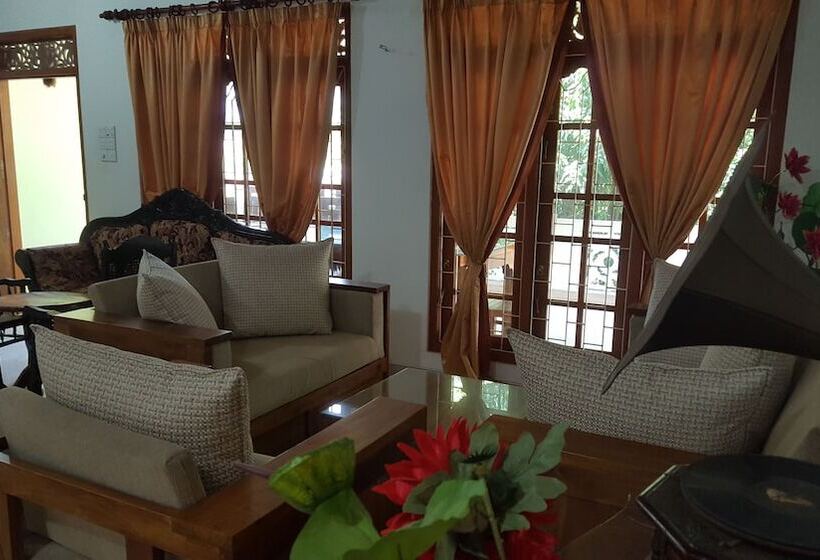 Bed and Breakfast Kavindi Villa Aluthgama