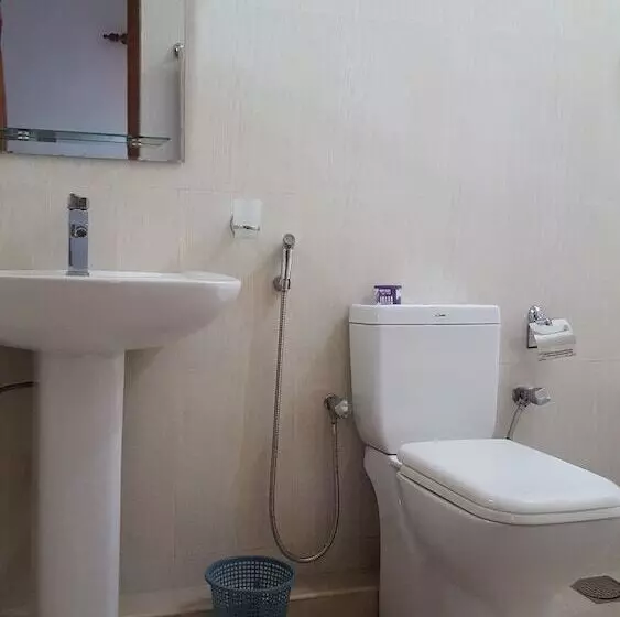 تختخواب و صبحانه Kavindi Villa Aluthgama