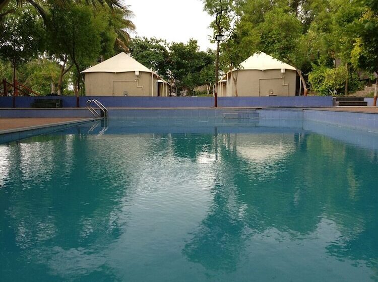 هتل Hiranya Resorts