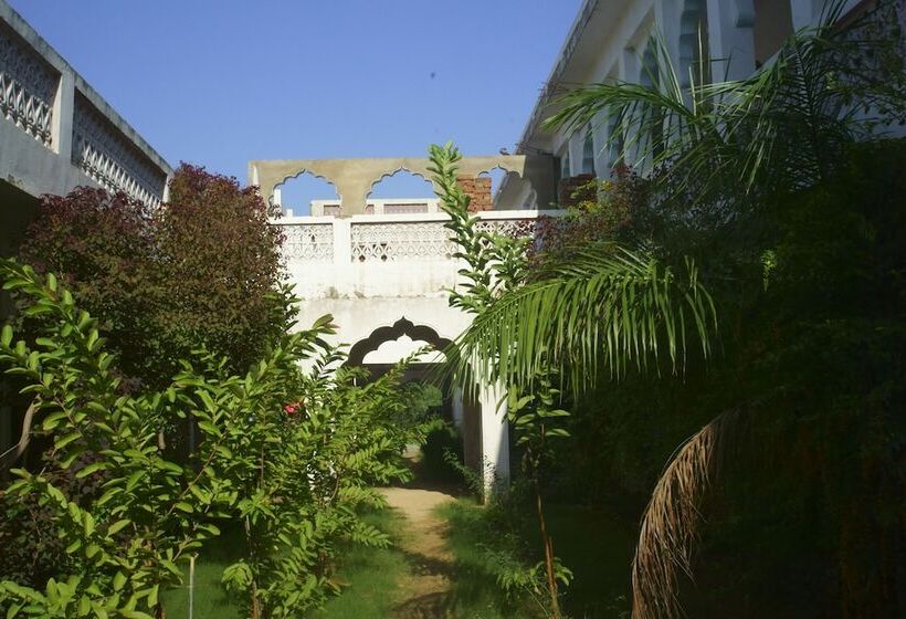 فندق Radhika Palace