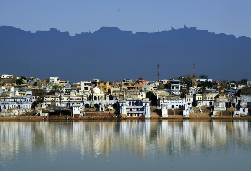 فندق Radhika Palace