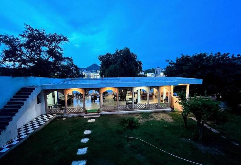 فندق Radhika Palace