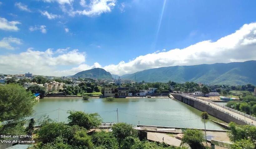 فندق Radhika Palace