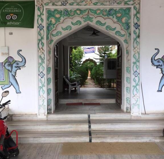 فندق Radhika Palace