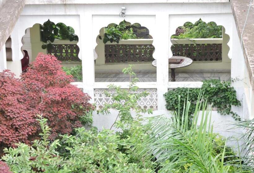 فندق Radhika Palace