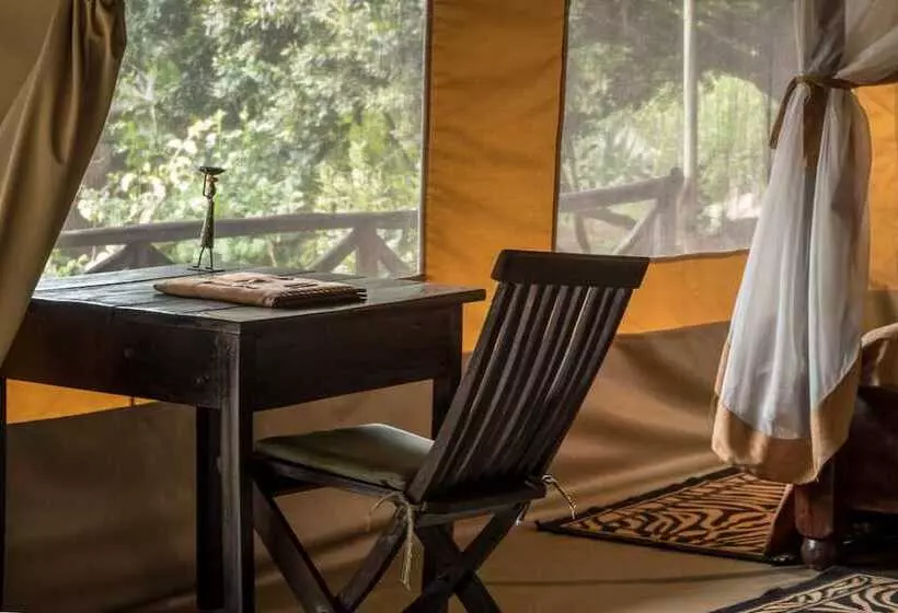 هتل Rhino Watch Safari Lodge