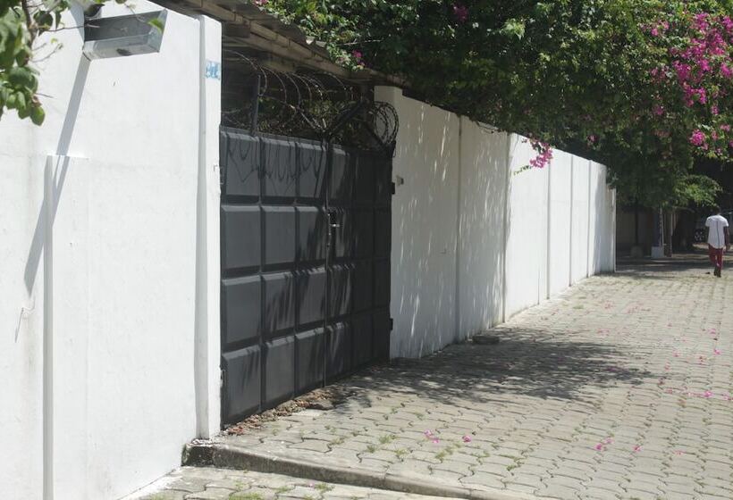 پانسیون Ets Nenthol Bénin