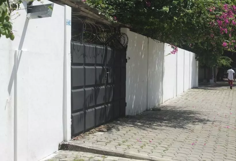 پانسیون Ets Nenthol Bénin