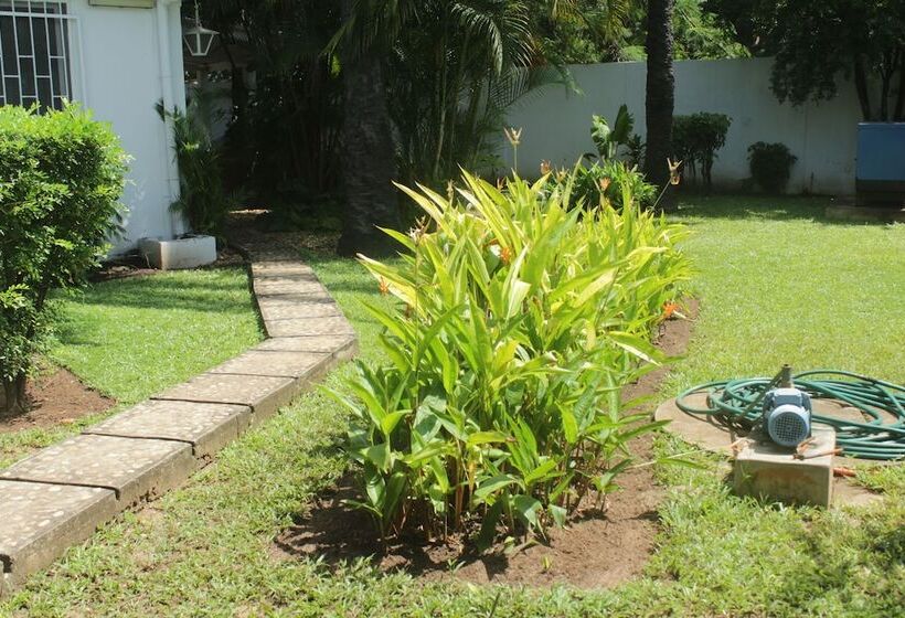 پانسیون Ets Nenthol Bénin