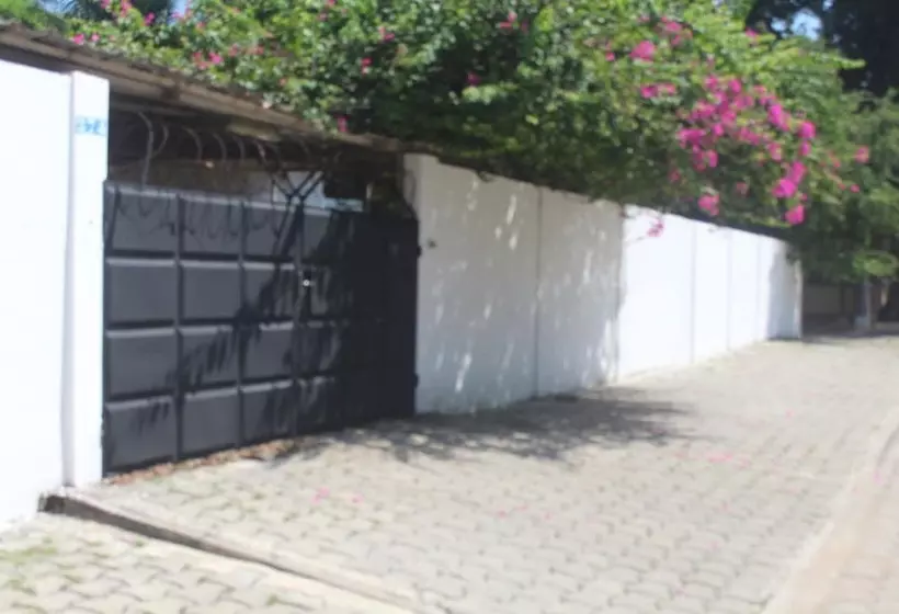 پانسیون Ets Nenthol Bénin