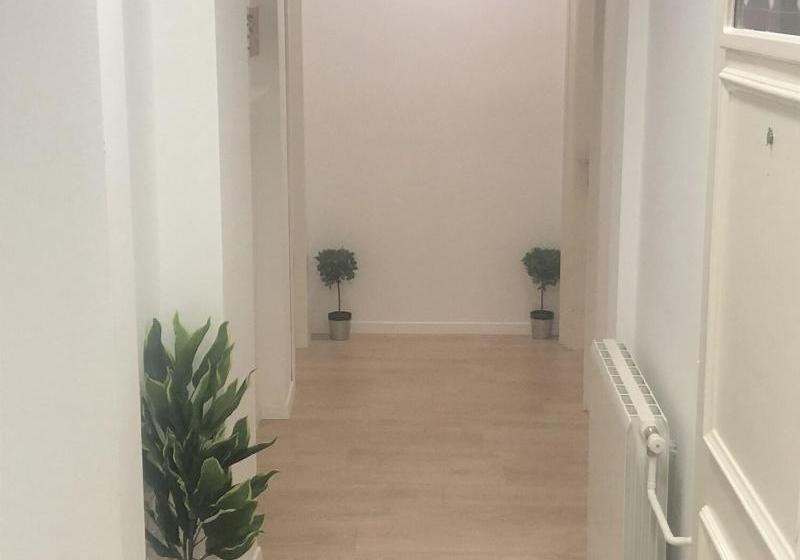 פנסיון Sir John's Rooms