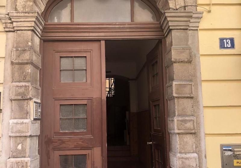 פנסיון Sir John's Rooms