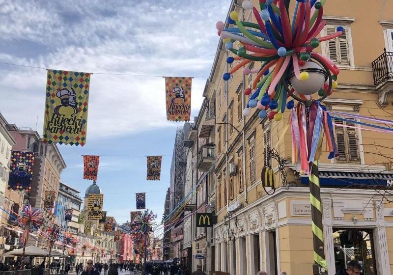 פנסיון Sir John's Rooms