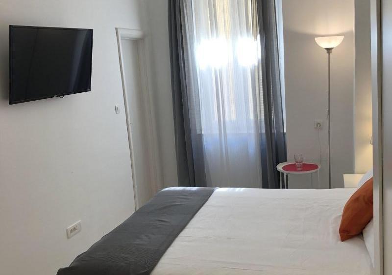 פנסיון Sir John's Rooms