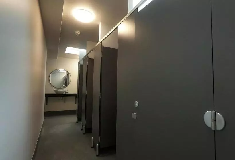 ユースホステル Pod Inn