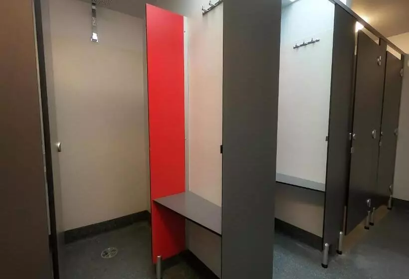 ユースホステル Pod Inn