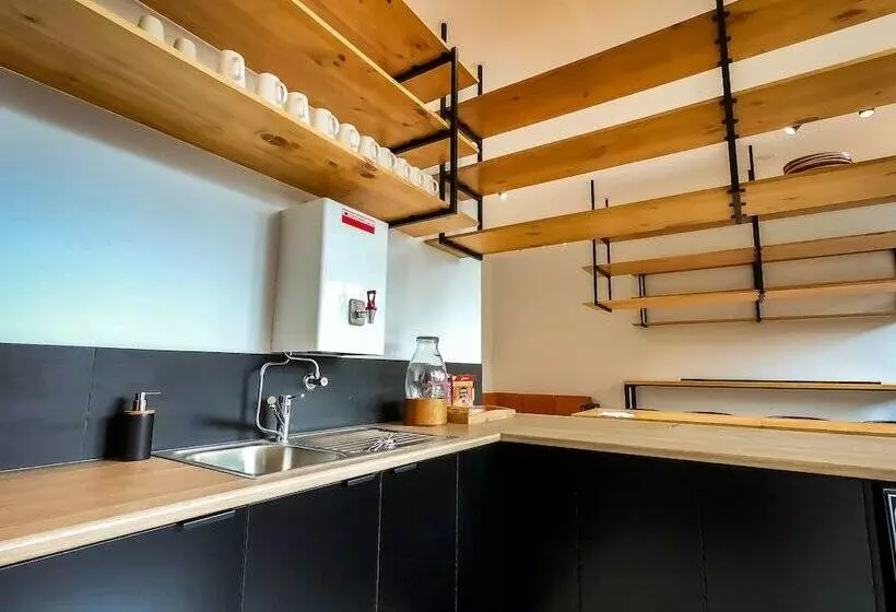 ユースホステル Pod Inn