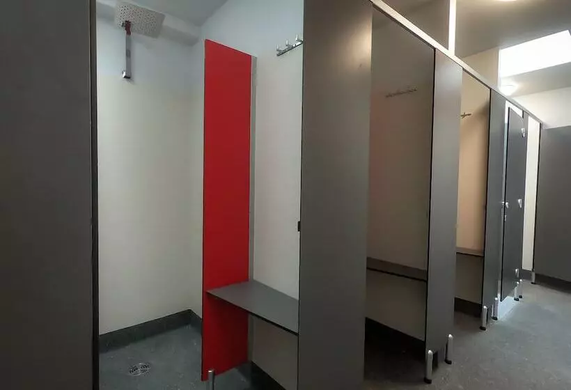 ユースホステル Pod Inn