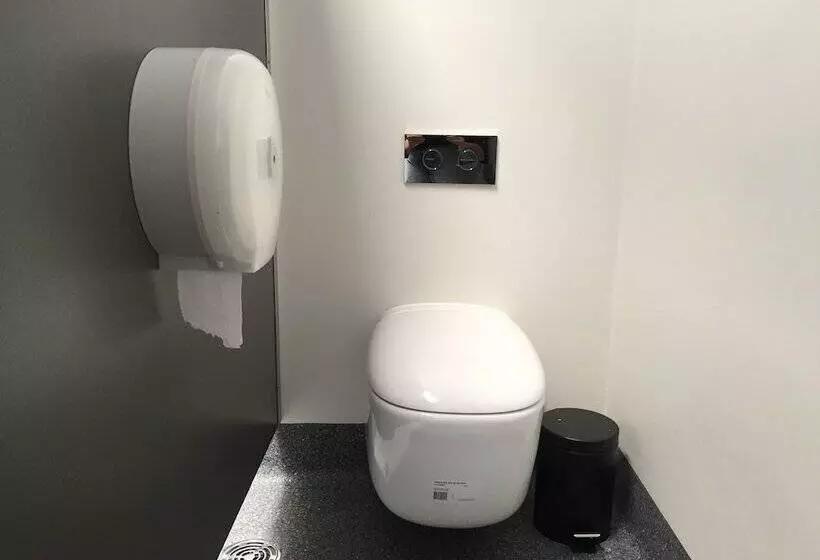 ユースホステル Pod Inn