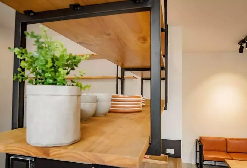 ユースホステル Pod Inn