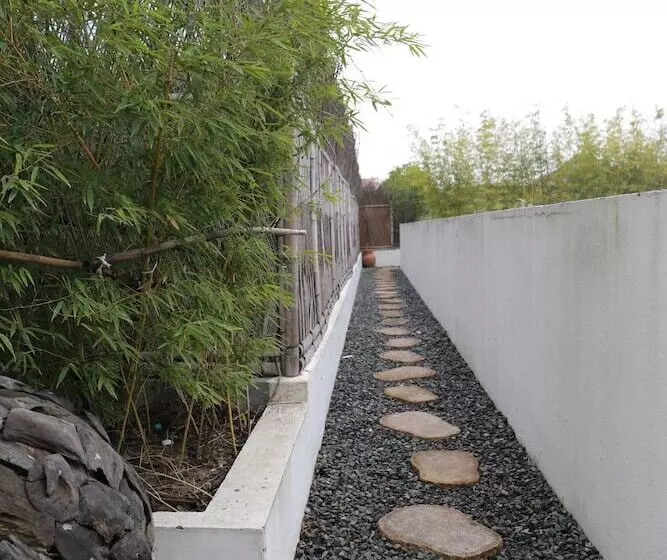 Shanghai Pudong Airport Moonlo Hotel   Pet Friendly