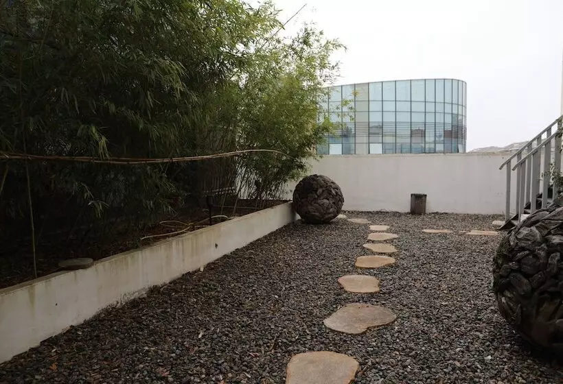 Shanghai Pudong Airport Moonlo Hotel   Pet Friendly