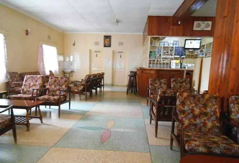 هتل Nanyuki Simba Lodge